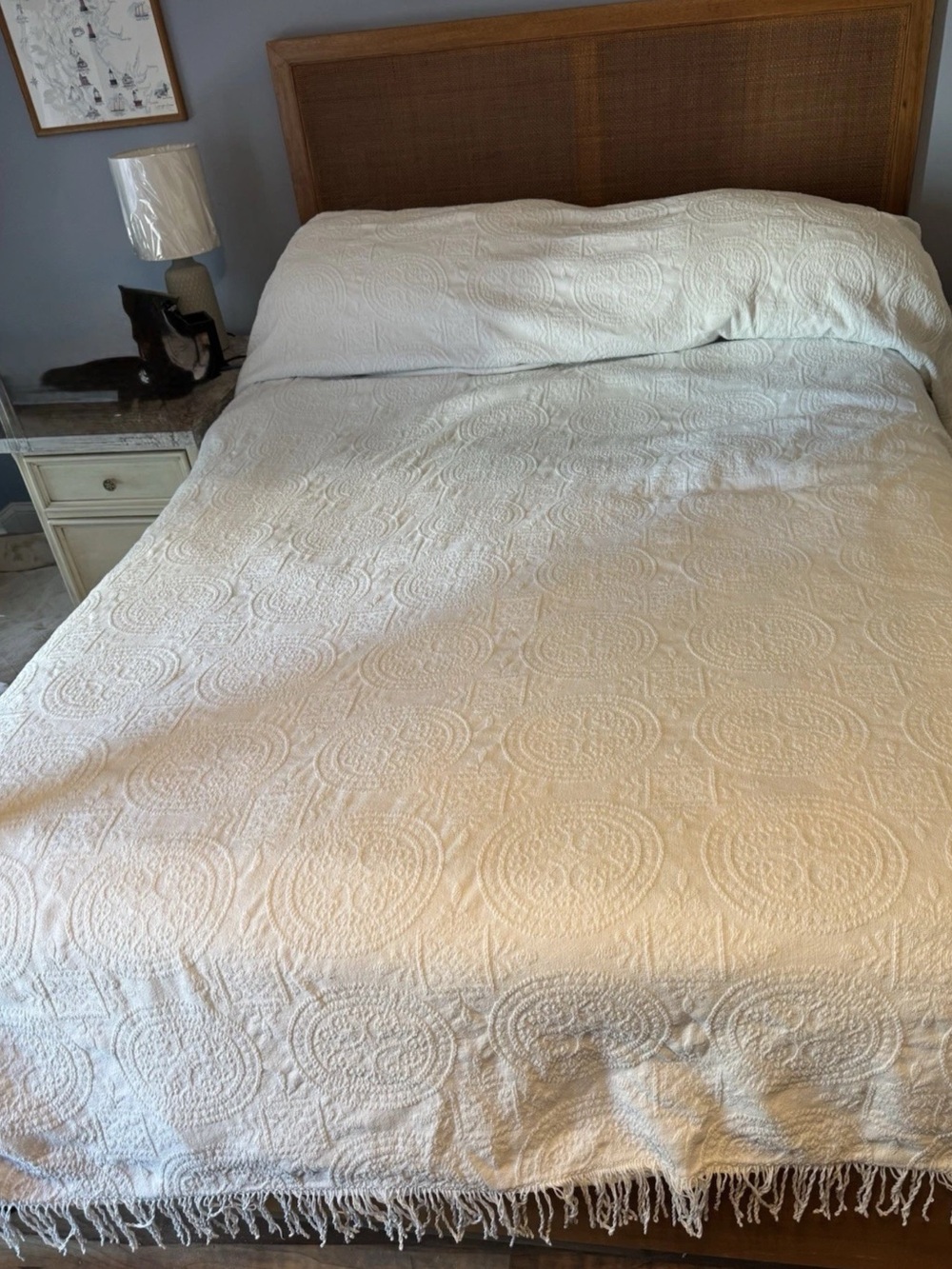 Antique White Matelasse 100% Cotton Queen Bedspread 1960's Very Good Condition